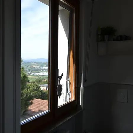 לינה וארוחת בוקר Osimo B&B אוסימו